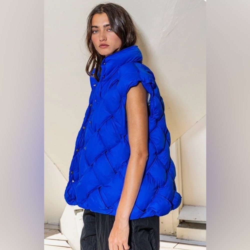 BUCKETLIST Rare Cobalt Blue Open Weave Puffer Vest Size Large - Picture 4 of 9